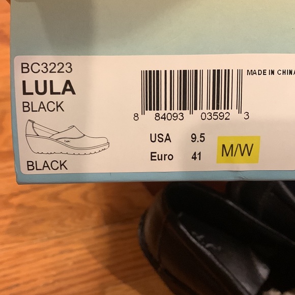 Born on Concept slip on wedges. Super comfy, leather upper size 9.5 - Picture 4 of 5